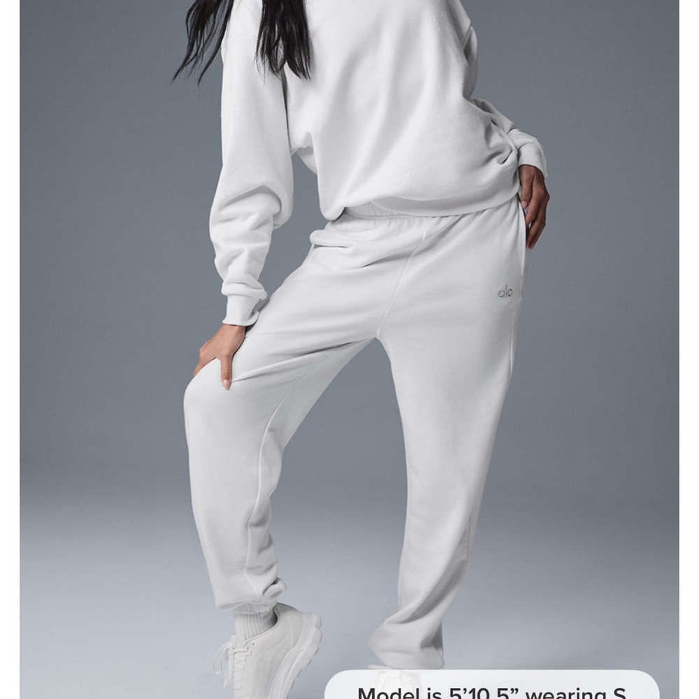 ALO Yoga white accolade set